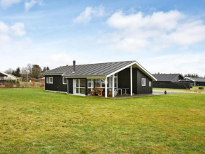 Cosy Holiday Home in Hadsund with Sauna in Øster Hurup